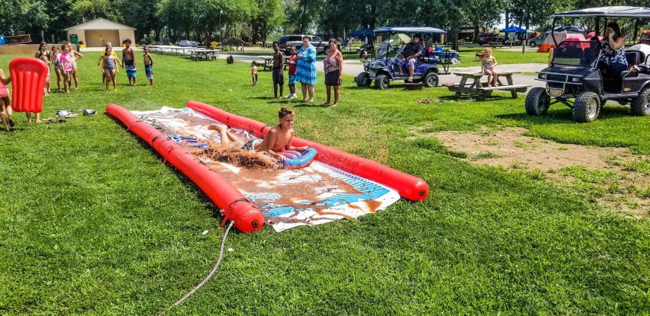 Sandusky Koa Holiday Campground Hotell Exteriör bild