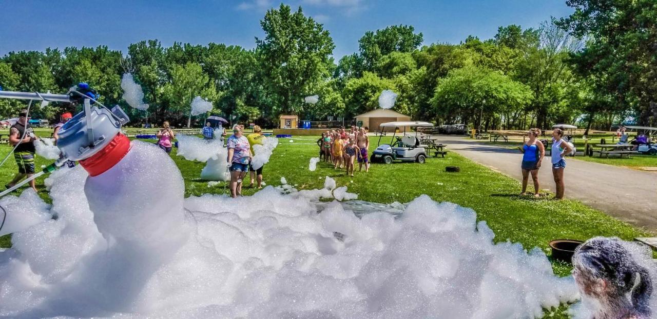 Sandusky Koa Holiday Campground Hotell Exteriör bild