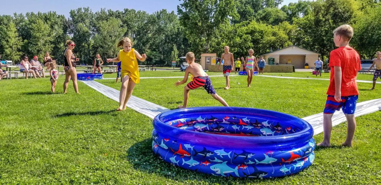 Sandusky Koa Holiday Campground Hotell Exteriör bild