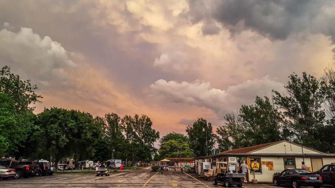 Sandusky Koa Holiday Campground Hotell Exteriör bild