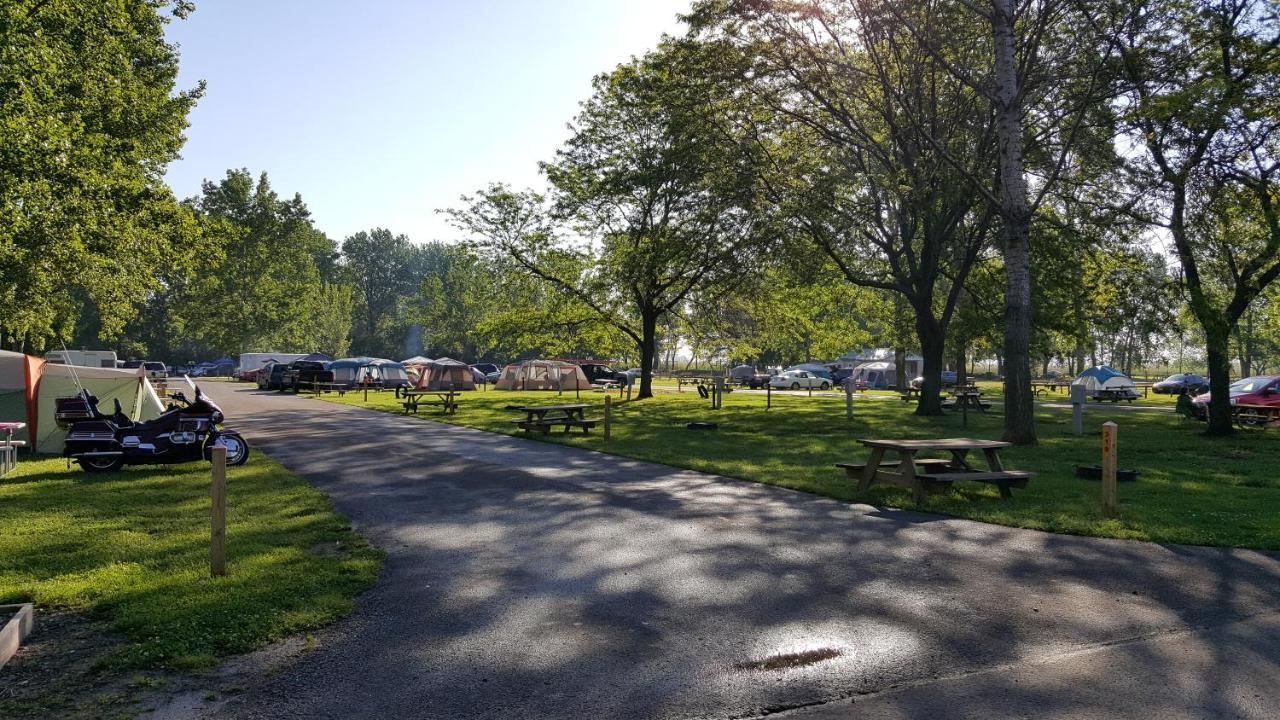 Sandusky Koa Holiday Campground Hotell Exteriör bild